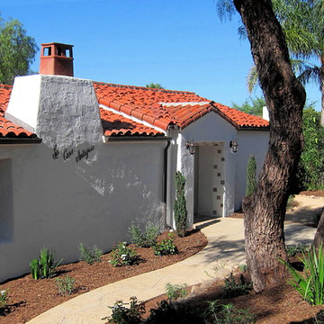 A small, historic Santa Barbara Spanish Cottage