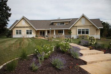 Example of a classic exterior home design in Minneapolis