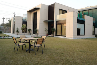 Contemporary house exterior in Delhi.