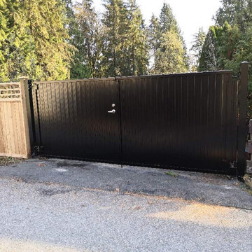 Aluminum Driveway Gate and Cedar Fence Install