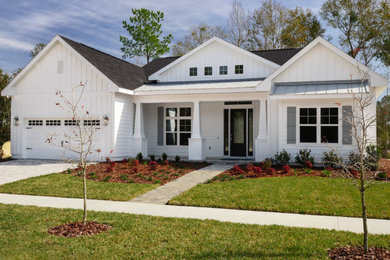 Arts and crafts exterior home photo in Other