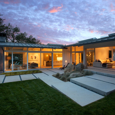1960s gray one-story house exterior idea in Santa Barbara with a metal roof