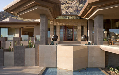 Houzz Tour: Stunning Desert Hillside Home in Arizona