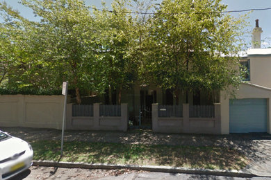 シドニーにあるトラディショナルスタイルのおしゃれな家の外観 (漆喰サイディング) の写真