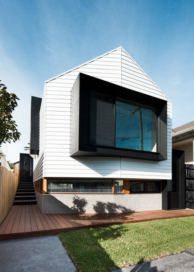 Современный Фасад дома by Grundella Constructions Pty Ltd