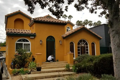 Example of a southwest exterior home design in Los Angeles