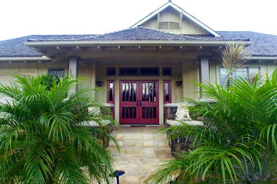 Traditional exterior home idea in Hawaii