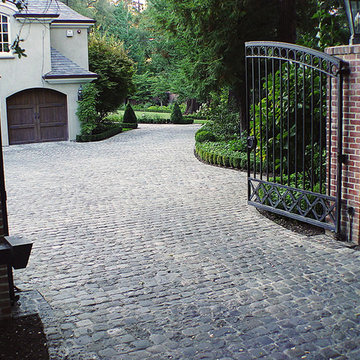 Atherton, CA: Antique Sandstone Cobble