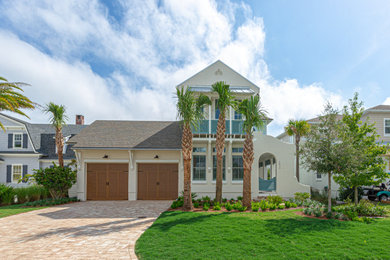 Coastal exterior home idea in Jacksonville
