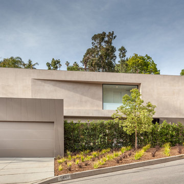 Awesome Contemporary Home with glass walls in Los Angeles
