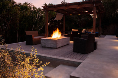 Design ideas for a modern house exterior in San Diego.