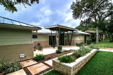 Aménagement d'une façade de maison contemporaine.