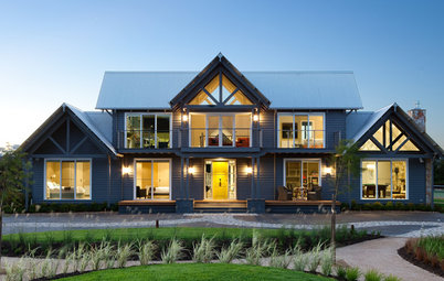 Houzz Tour: Traditional Meets Airy in a Luxurious Coastal Home
