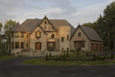 Inspiration for a classic house exterior in Milwaukee.