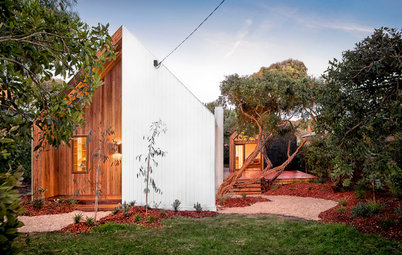 Houzz Tour: Compact Beach House With Room to Grow