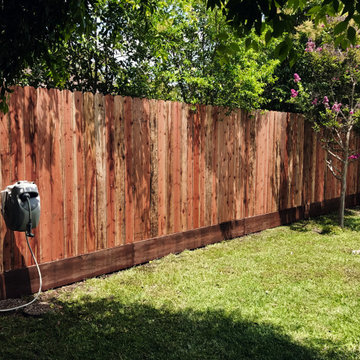 Basic 7 FT Redwood w/Kicker Fence