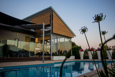 Mittelgroßes, Einstöckiges Haus mit bunter Fassadenfarbe und Blechdach in Perth