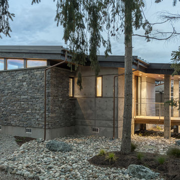 Beach Drive Waterfront Studio. Camano Island WA
