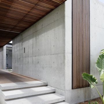 Beach House at Avoca Beach by Architecture Saville Isaacs