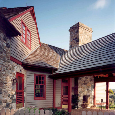 Cottage mixed siding exterior home idea in Philadelphia
