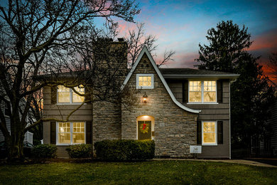 Example of an exterior home design in Columbus