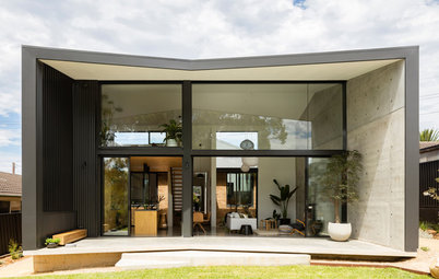 Opposites Attract in This Extension to a 1960s Bungalow