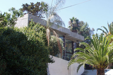 ロサンゼルスにあるモダンスタイルのおしゃれな家の外観の写真
