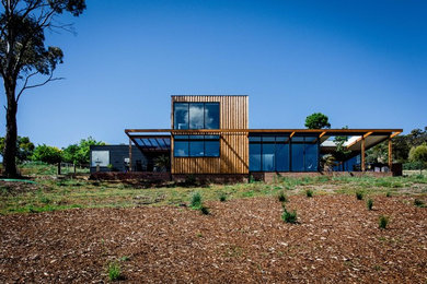 Mittelgroßes, Zweistöckiges Modernes Haus mit Mix-Fassade in Hobart