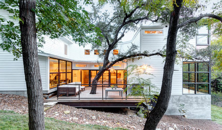 Houzz Tour: Problem Solving on a Sloped Lot in Austin