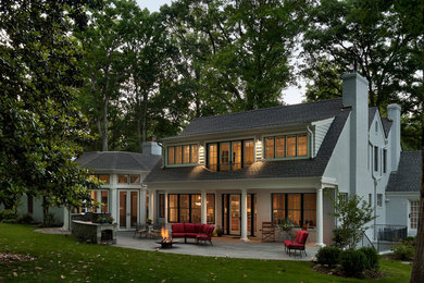 ワシントンD.C.にあるラグジュアリーな巨大なトラディショナルスタイルのおしゃれな家の外観 (レンガサイディング) の写真