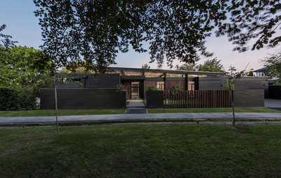 Houzz Tour: Modern Homage to a Mid-Century Classic