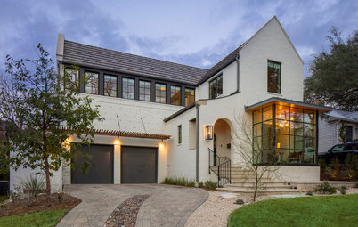 Houzz Tour: A Traditional-Modern Mix for a Texas Family