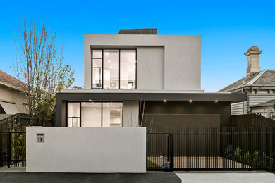 Aménagement d'une façade de maison contemporaine.