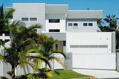 Photo of a modern house exterior in Gold Coast - Tweed.