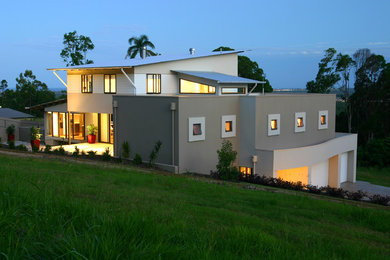 Inspiration for a contemporary house exterior in Sunshine Coast.