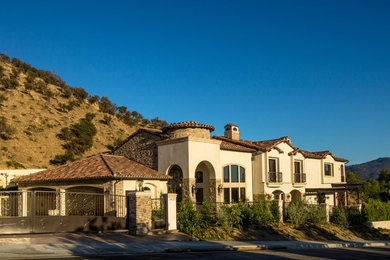 Tuscan exterior home photo in Los Angeles