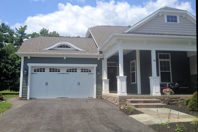 Cottage exterior home photo in Boston