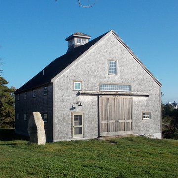 Cape Cod Gable Entry Barn