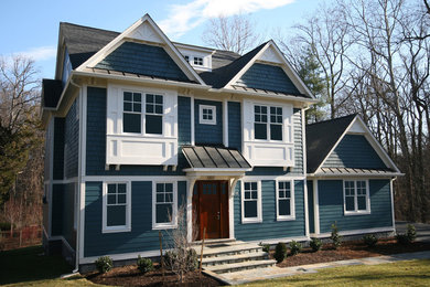 Idee per la facciata di una casa classica con abbinamento di colori