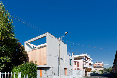 Esempio della facciata di una casa contemporanea di medie dimensioni