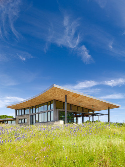 Contemporain Façade by Feldman Architecture, Inc.