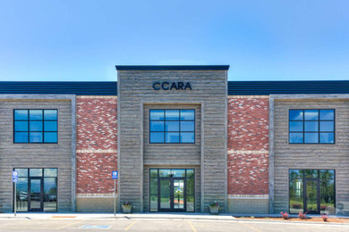 Aménagement d'une façade de maison moderne en béton.