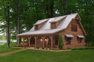 Inspiration for a rustic house exterior in Cleveland.