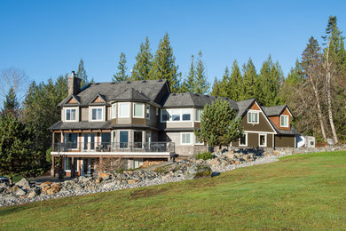 Arts and crafts exterior home photo in Vancouver