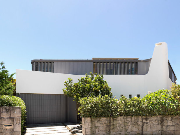Contemporary Exterior by Luigi Rosselli Architects