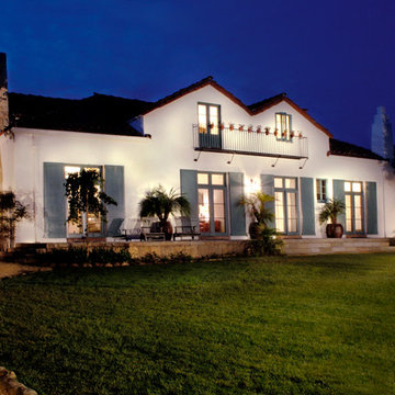 Classic Montecito Hedgerow Home