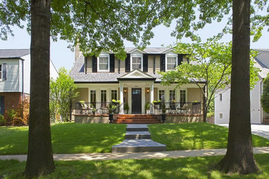 Example of a classic exterior home design in St Louis