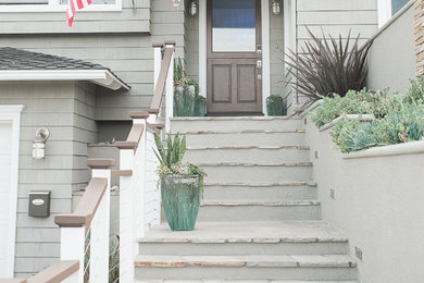 Transitional exterior home photo in Los Angeles