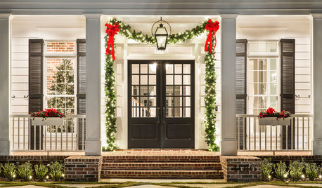 15 Welcoming Front Doors and Entryways