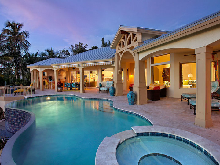 Tropical Exterior - Metal